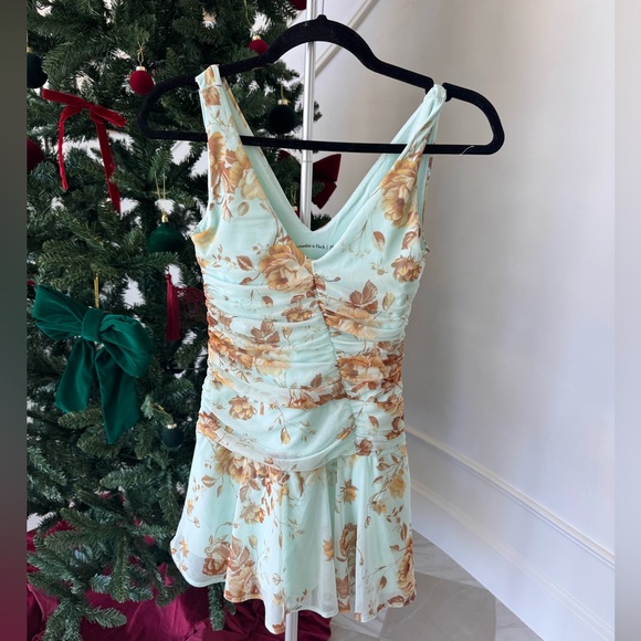 Abercrombie & Fitch Dresses & Skirts - Bra free mini dress